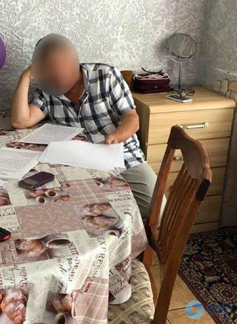 Подлог ради денег: в Одесской области предприниматель украл средства на капремонт райбольницы