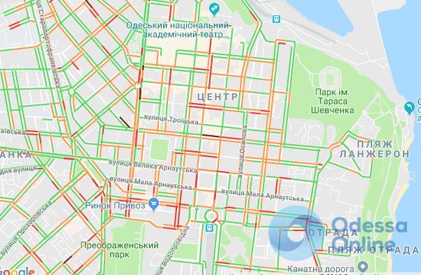 Дорожная обстановка в Одессе: центр стоит в пробках