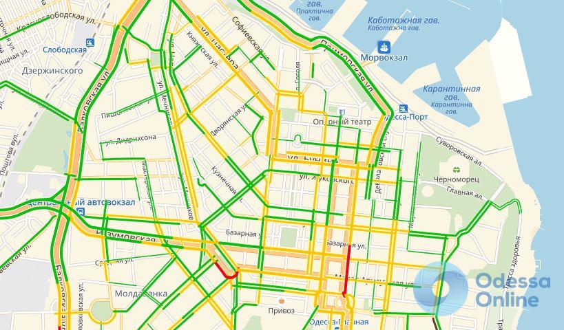 Ситуация на дорогах Одессы: пробки на Таирова и тянучки в центре