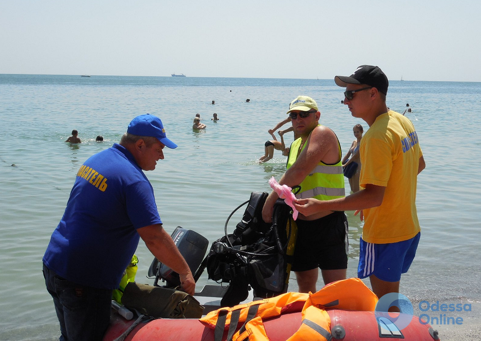 Одесса: на пляже Отрада 12-летний мальчик заработал сотрясение мозга