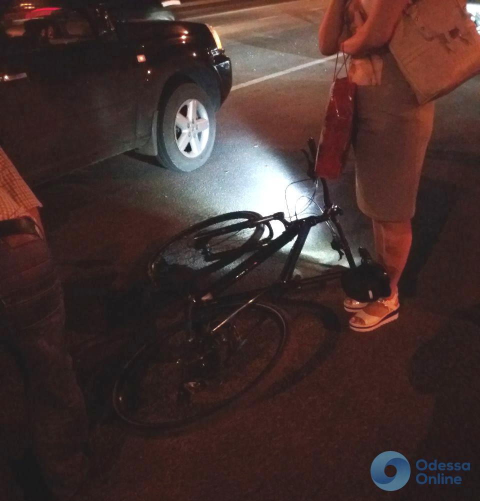На Слободке микроавтобус сбил велосипедиста