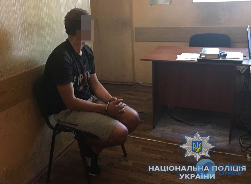 Оставил два дома без рабочих лифтов: в Одессе поймали серийного вора