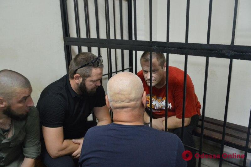 Рейдерский захват предприятия в Одессе: суд отправил 23 задержанных домой
