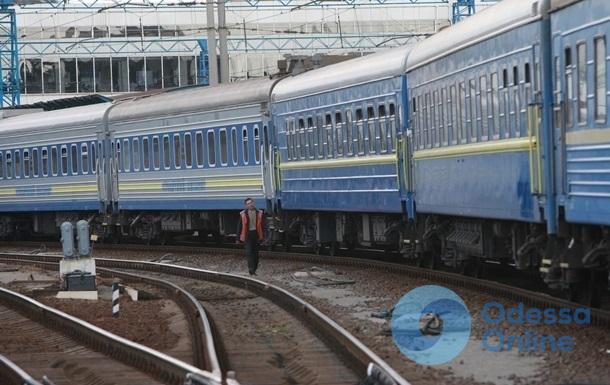 Одесса: из-за кражи электрокабеля задержались 3 поезда