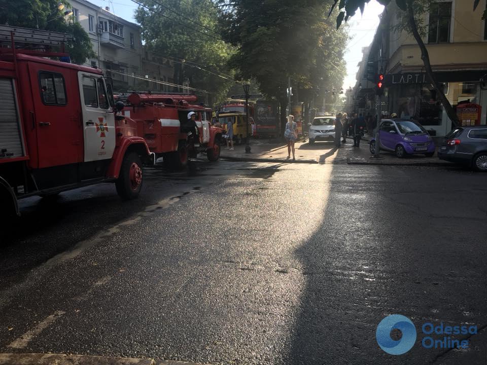 В центре Одессы тушили пожар