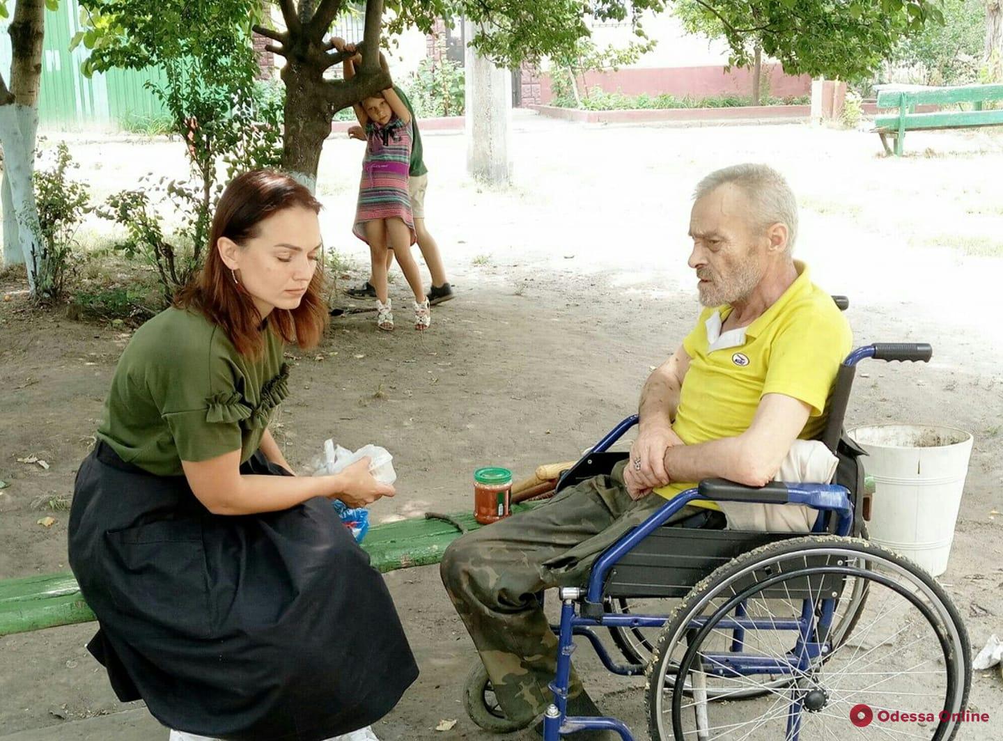 Облил лаком и поджег: в Одессе сын выгнал отца-инвалида на улицу - Новости  Одессы - odessa.online (26.07.2018)