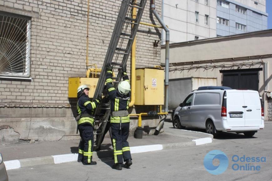 В Рени спасли пенсионера, который не открывал двери своей квартиры