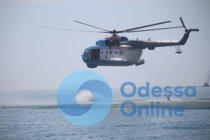 «Си Бриз – 2018»: в Одесском заливе пограничники прыгали с вертолета в море (фото, видео)