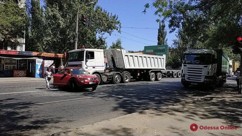 Одесса: на поселке Котовского произошло два ДТП