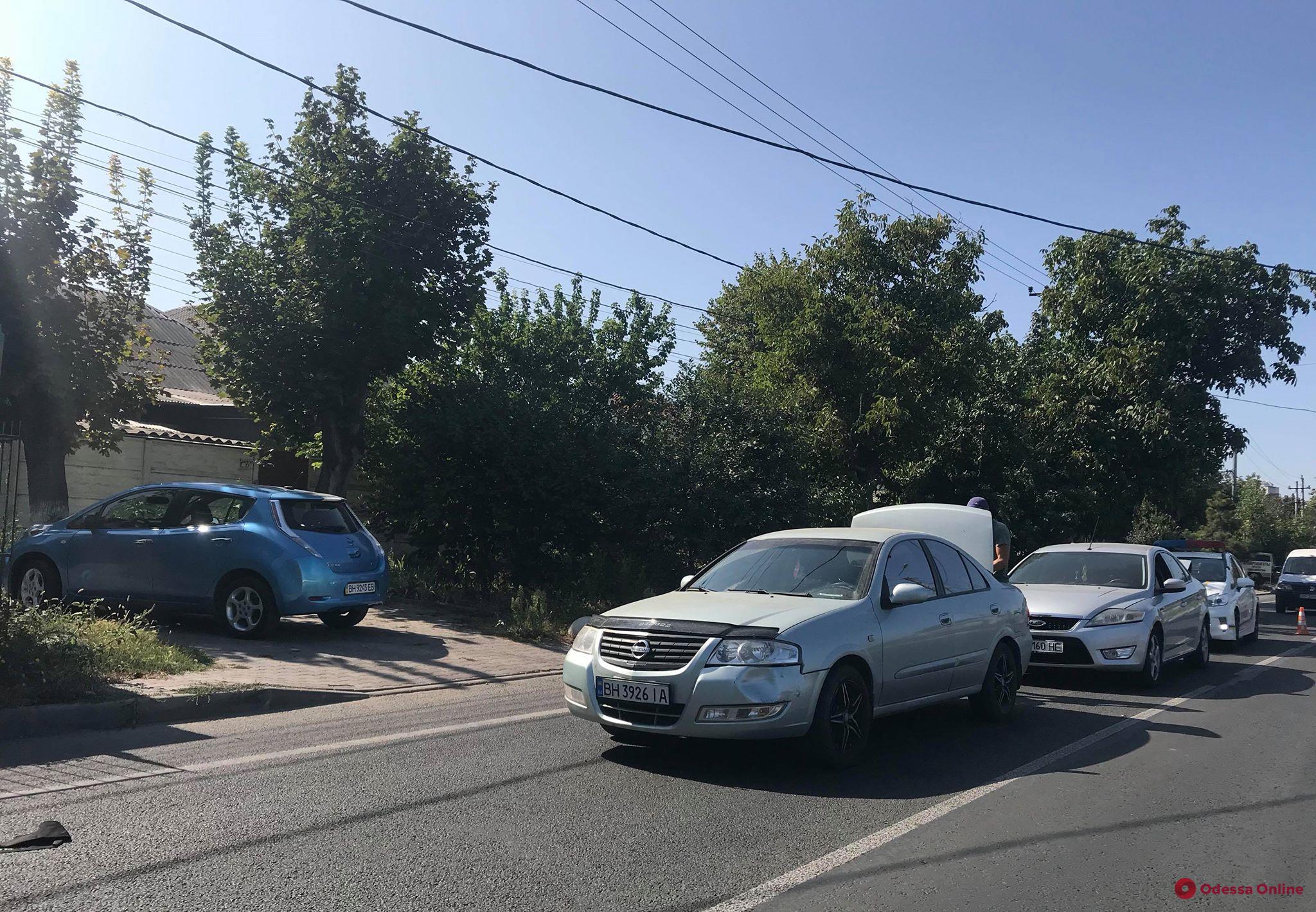 Одесса: из-за незначительного ДТП на Долгой образовалась пробка