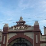 Крабы, ананасы, мидии: цены на одесском «Привозе» в последние выходные лета