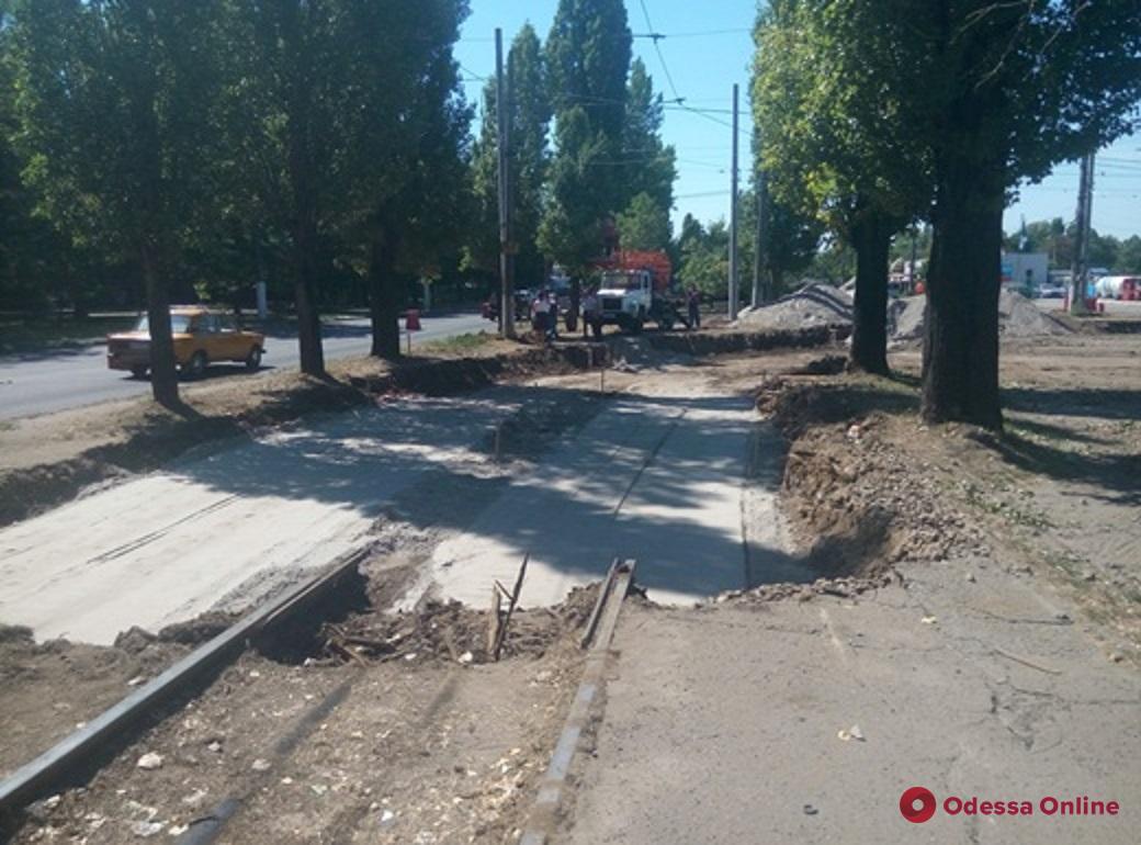 В Одессе продолжается ремонт трамвайного переезда на улице Ицхака Рабина В Одессе продолжается ремонт трамвайного переезда на улице Ицхака Рабина