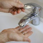 В Одессе на улице Дача Ковалевского обещают включить воду в 15.00
