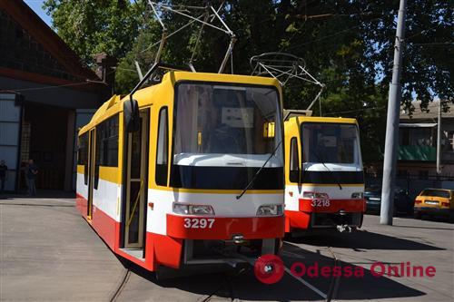 В Одессе собрали еще два новых трамвая