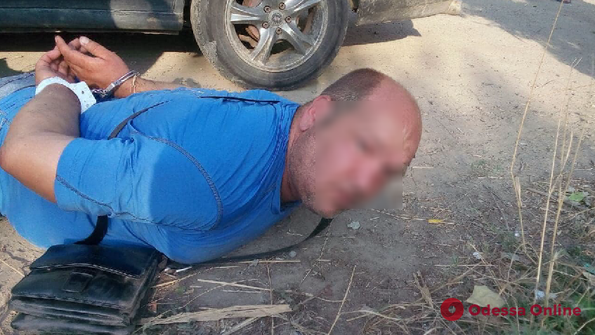 Избил мать и пытался изнасиловать падчерицу: в Одессе задержали насильника (фото)