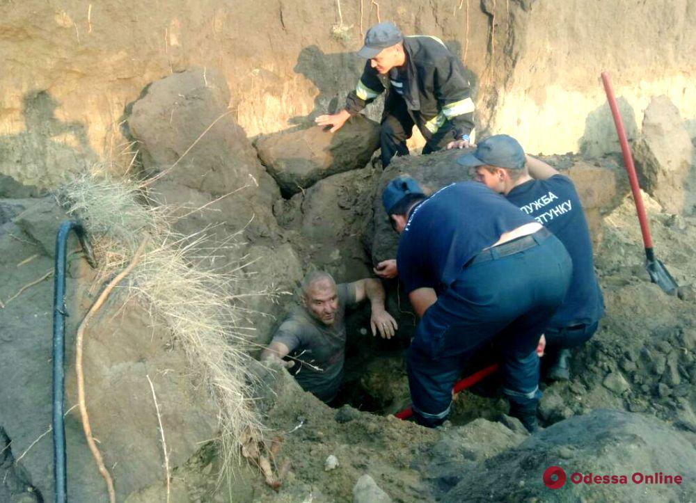 В Ананьевском районе мужчину засыпало песком в незаконном карьере