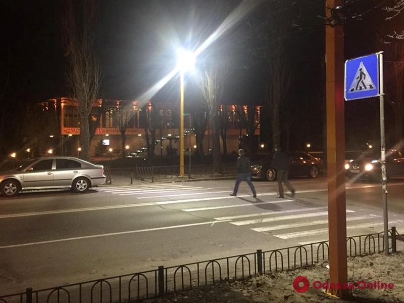 В Одессе на Фонтанской дороге подсветят пешеходные переходы