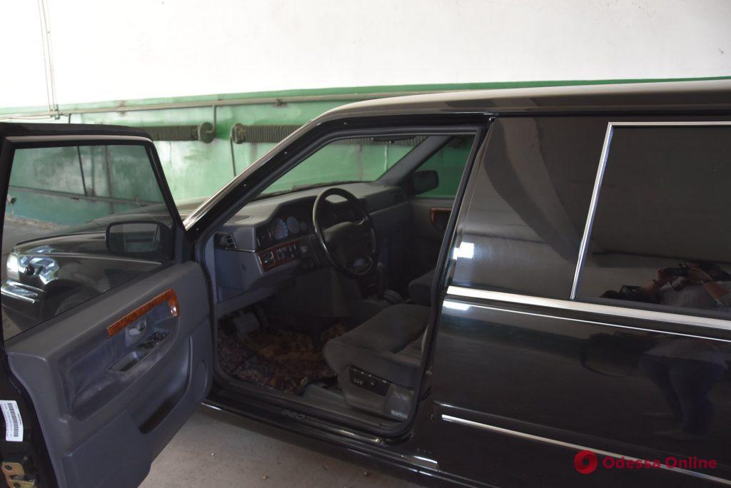 В гараже Одесского облсовета нашли президентский лимузин (фото)