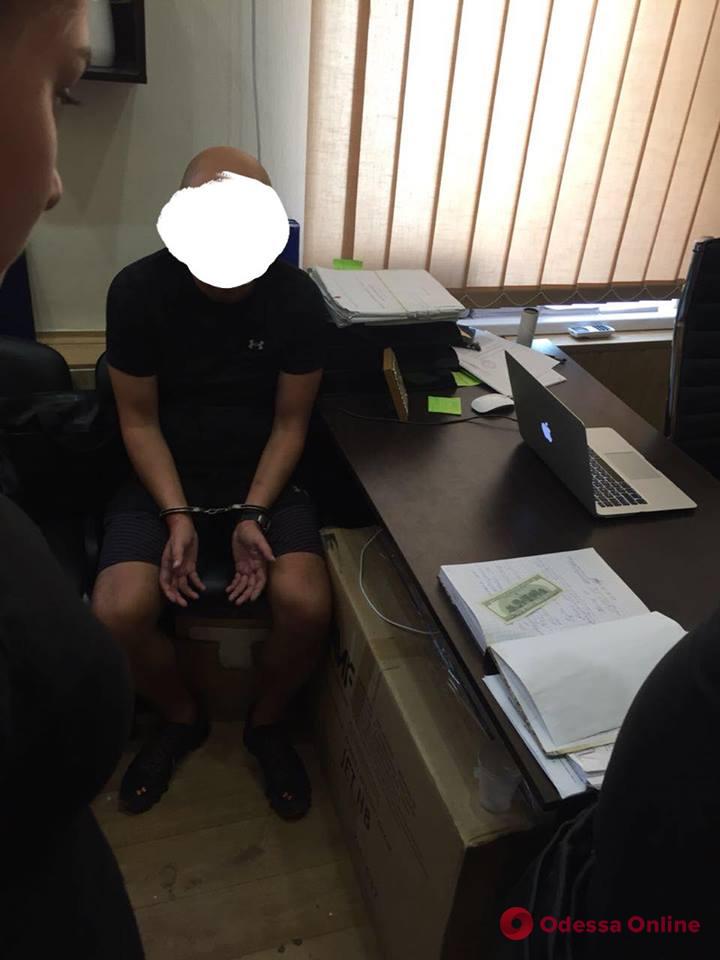 В Одессе задержали угонщика, который пытался подкупить следователя