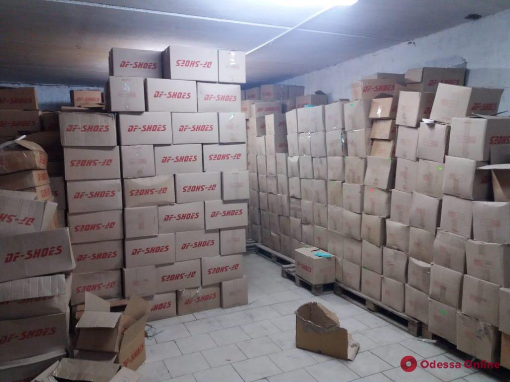 В Одесской области закрыли подпольную обувную фабрику