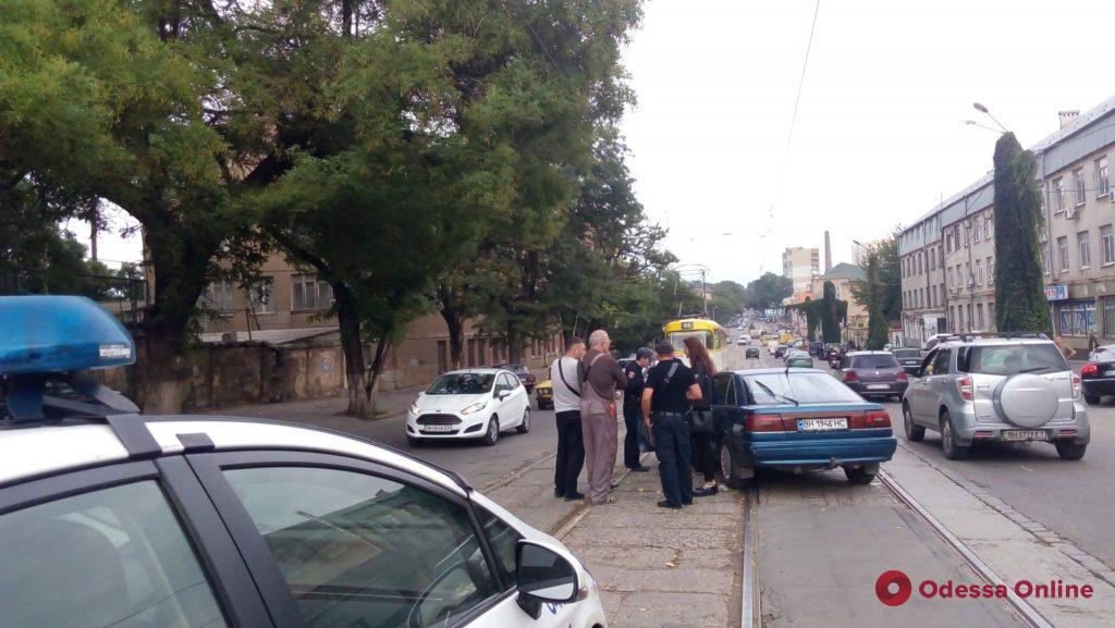 В Одессе на углу Балковской и Дальницкой произошло ДТП с пострадавшими (обновлено)