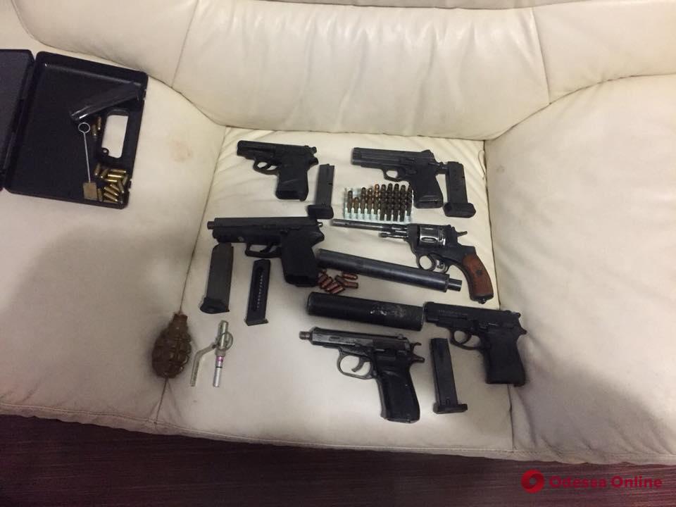 Оружие и кокаин: правоохранители задержали одесского «Эскобара» (обновлено)