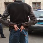 Приковал наручниками и пытал: В Одессе задержали похитителя человека