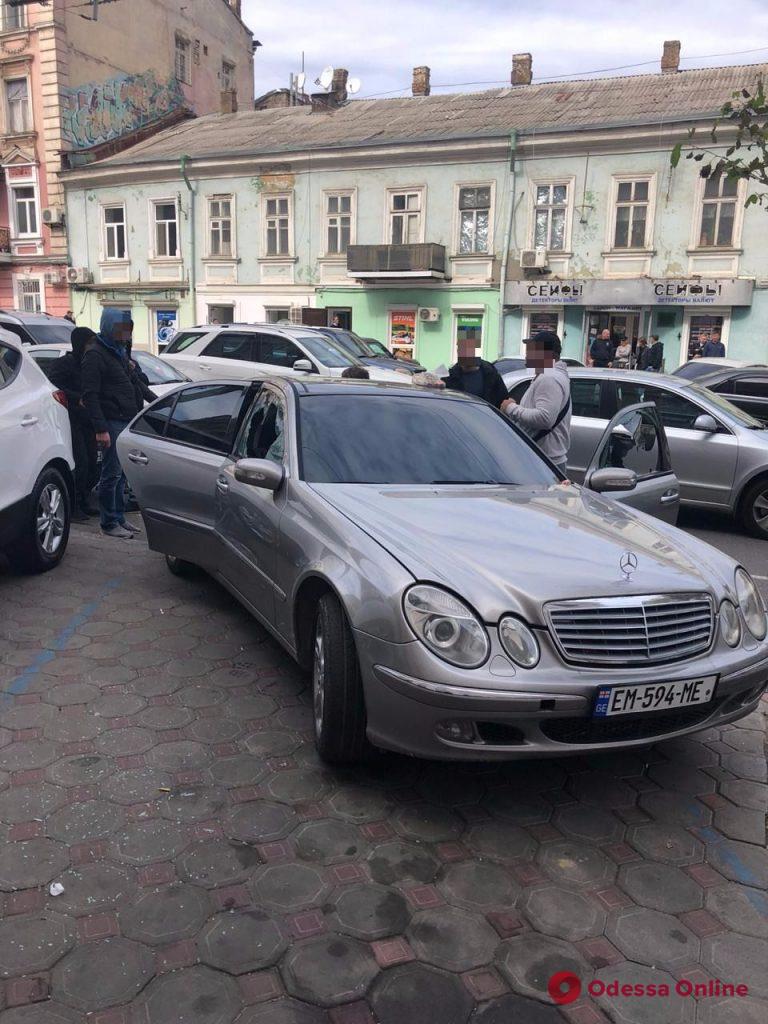 В центре Одессы задержали автомобильных воров