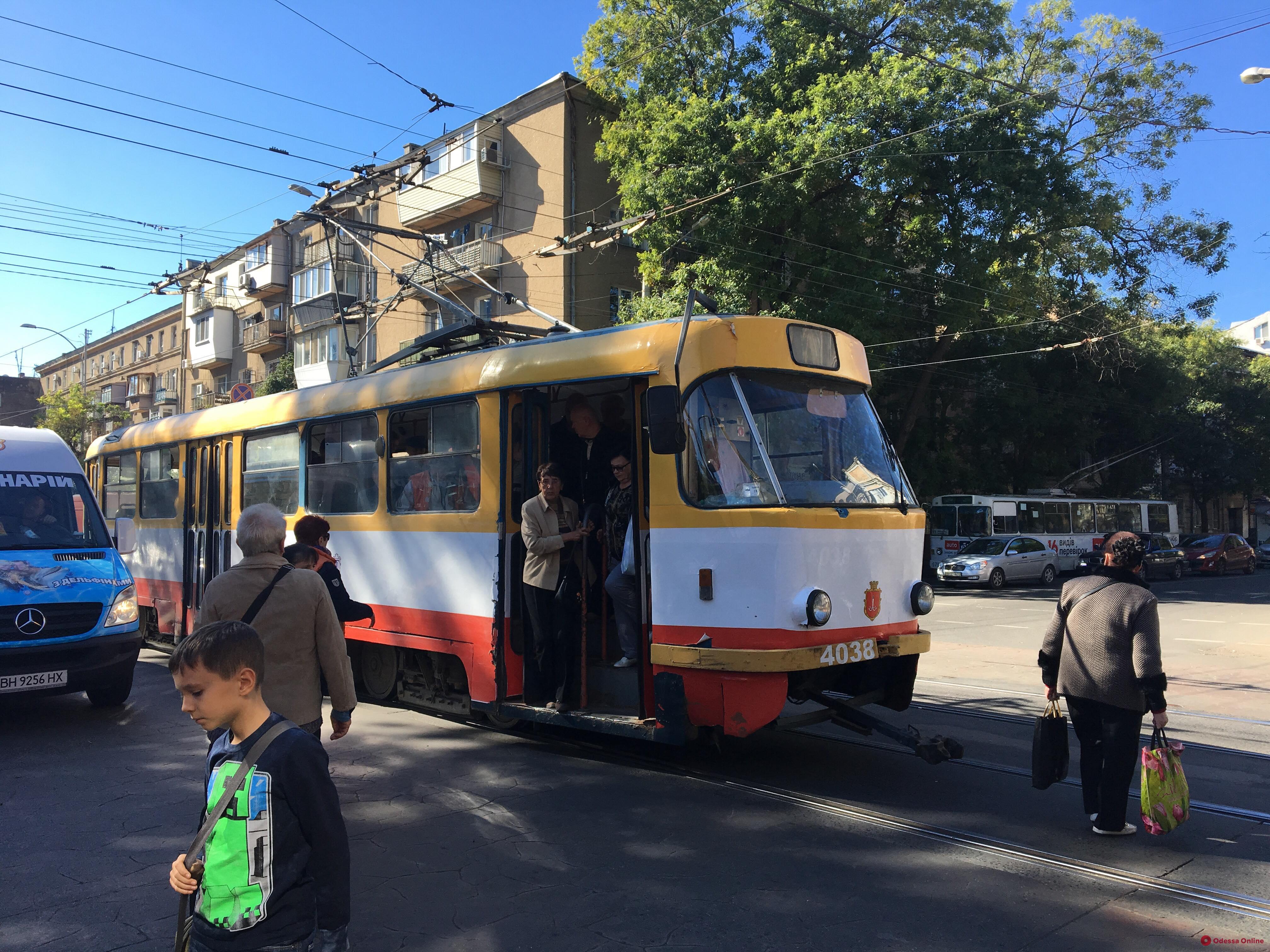 Одесса: на Преображенской остановились трамваи