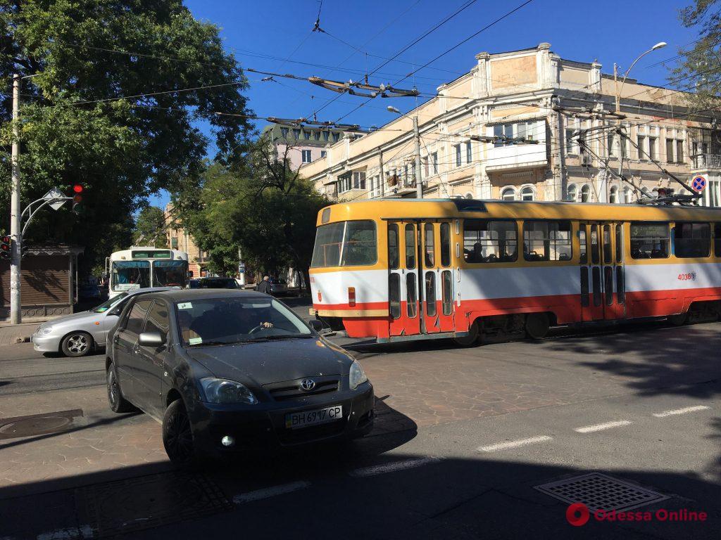Одесса: на Преображенской остановились трамваи