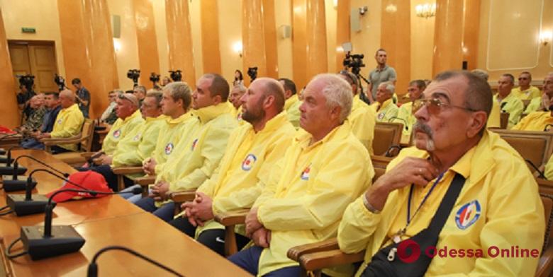 В Одесской мэрии наградили спасателей