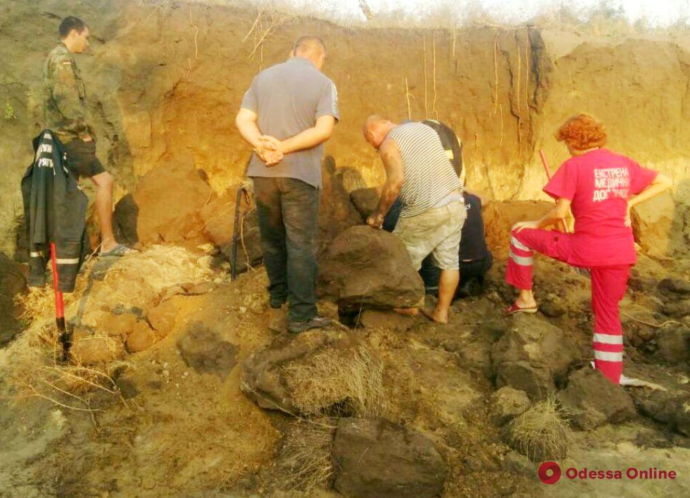 В Ананьевском районе мужчину засыпало песком в незаконном карьере