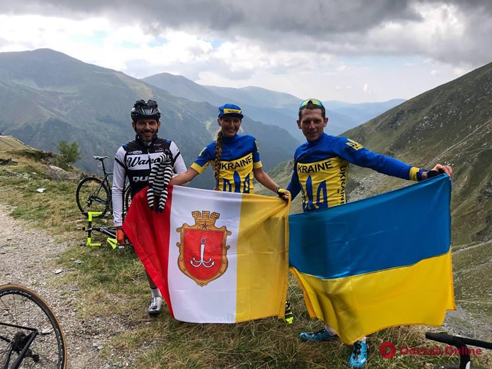 Одесситы привезли медали с шоссейной велогонки в Румынии