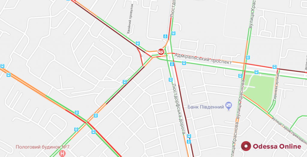 Дорожная обстановка в Одессе: ДТП и пробки