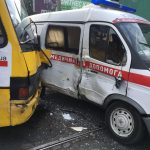 В Одессе на поселке Котовского маршрутка врезалась в машину «скорой» (фото)