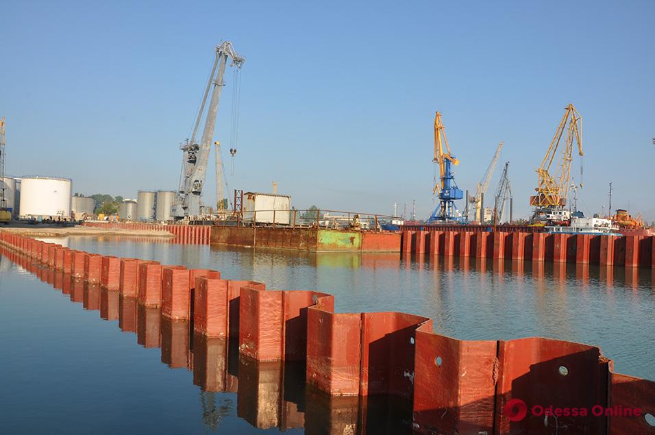 Строительство зернового причала в Одесском порту идет с опережением графика