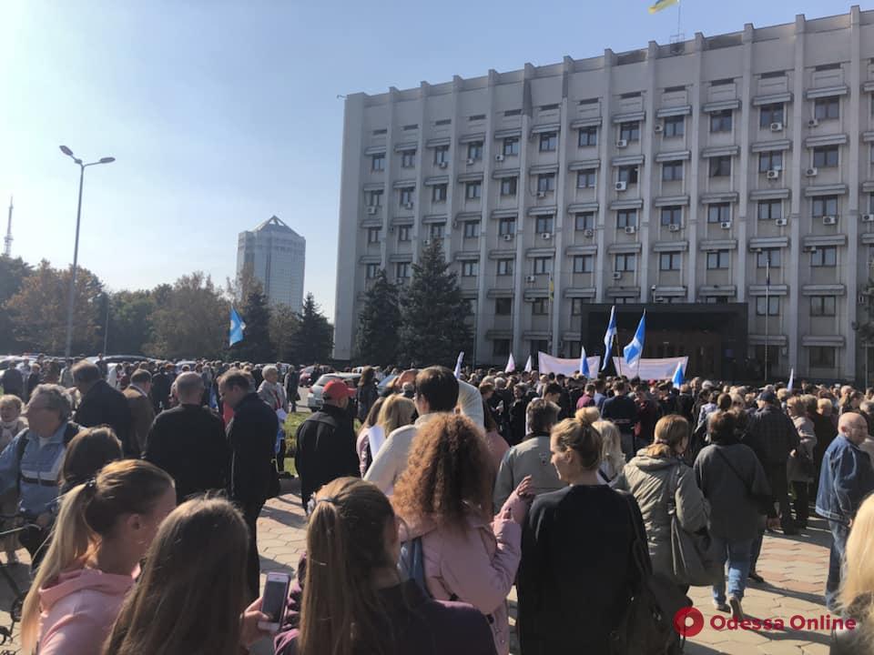 Под Одесской ОГА преподаватели ВУЗов требуют повышения зарплаты