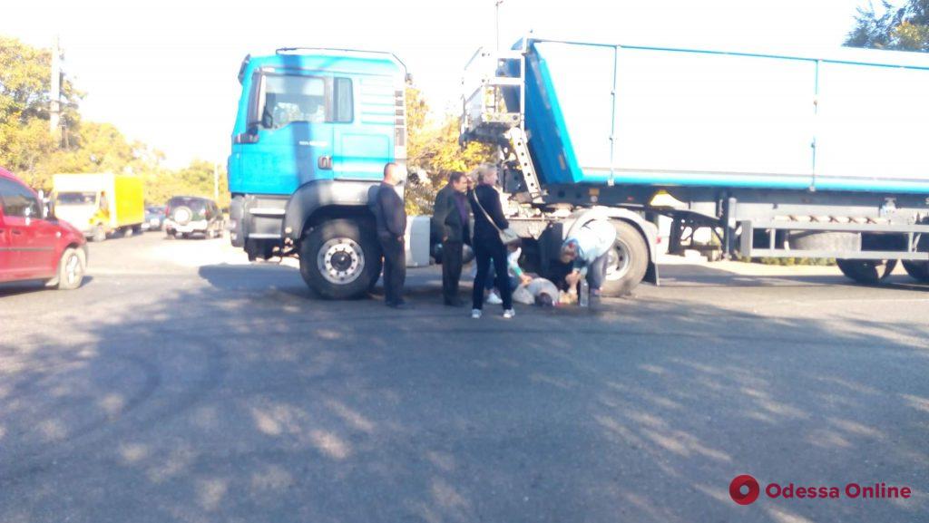 Под Одессой машина насмерть сбила пешехода