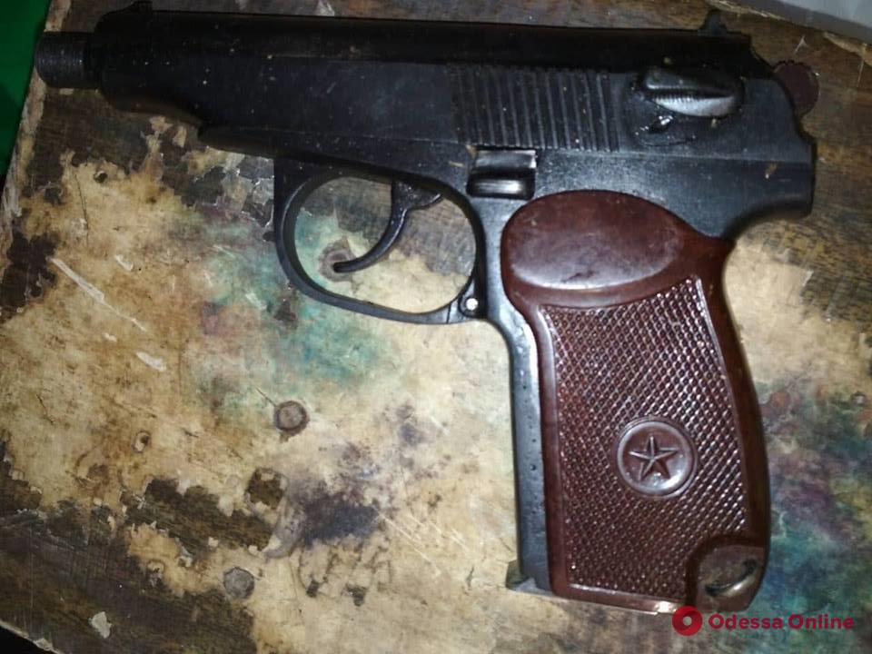 Житель Одесской области заказал по почте пистолет Макарова