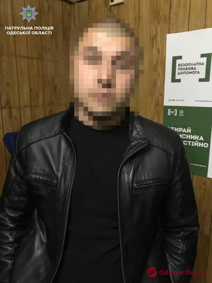 Одесские патрульные задержали двух разыскиваемых водителей