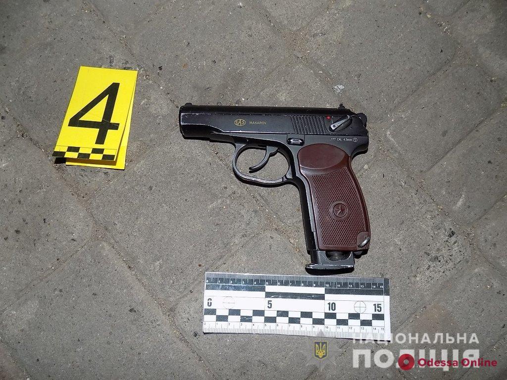 В Одесской области пьяный хулиган устроил стрельбу