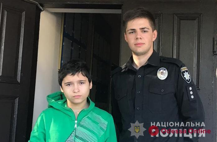 Сбегает второй раз за месяц: в Одессе разыскали 14-летнюю беглянку