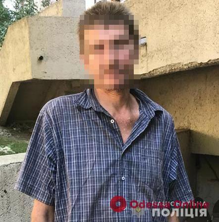 Срезал кабель и прятался: в Одессе поймали серийного вора