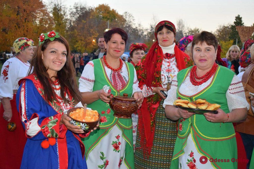 Казацкие развлечения: в Одесской области прошел фестиваль «Покрова героїв»