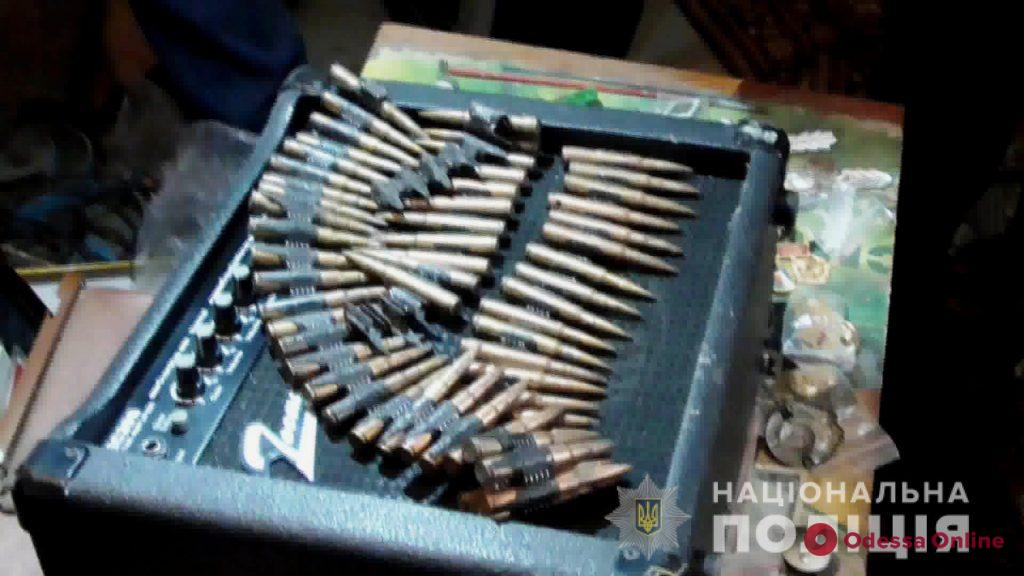 В Одесской области полиция изъяла у мужчины оружие и наркотики