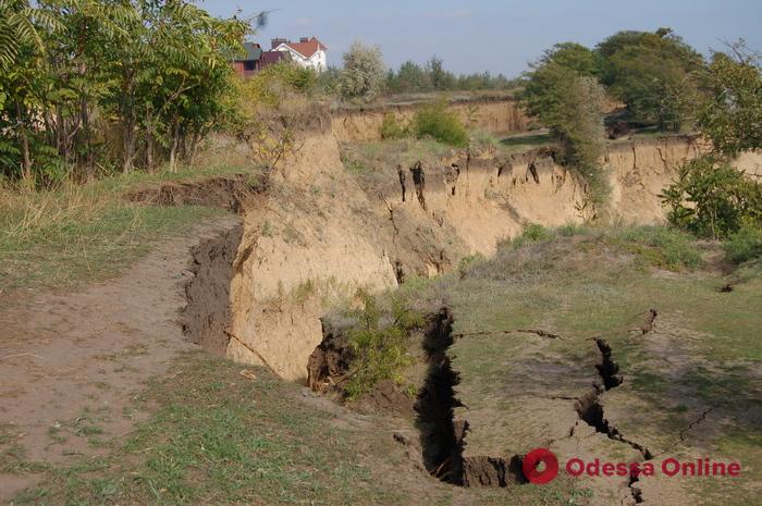 Одесская область: в Санжейке произошел сильный оползень