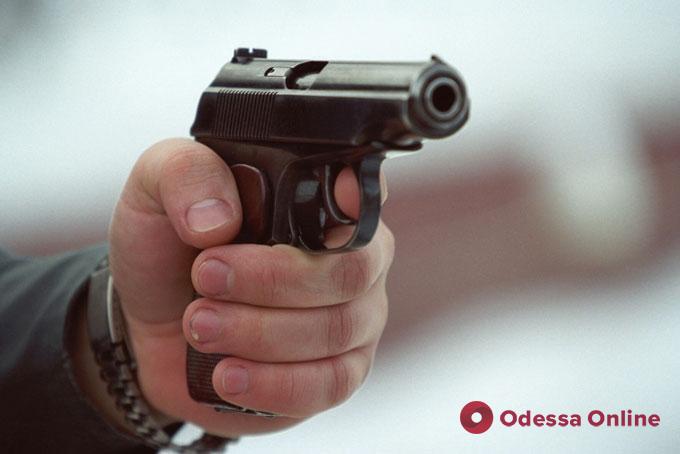 В Одессе иностранец устроил стрельбу возле развлекательного заведения