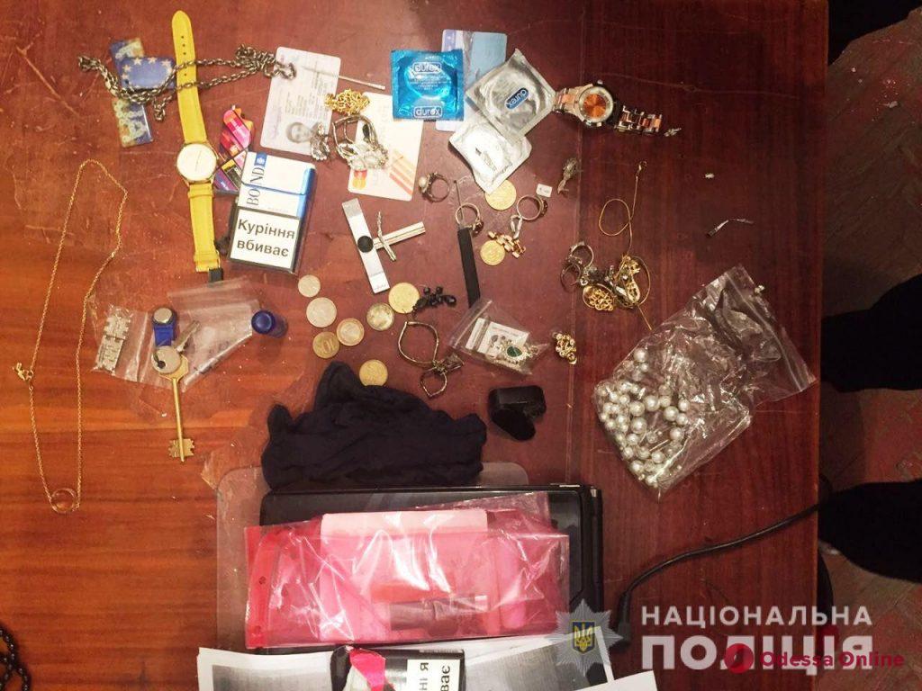 В Одессе на горячем поймали двух кавказских воров-домушников (фото)