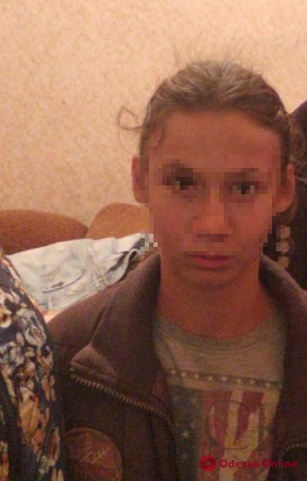 В Одесской области c собаками искали 12-летнюю девочку