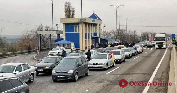 Протест «евробляхеров»: автомобили перекрыли трассу Одесса—Киев (видео, обновлено)